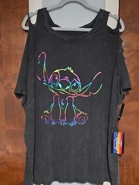 NWT SIZR 3 Torrid Black Top with Rainbow Stitch- Slashed Sleeves